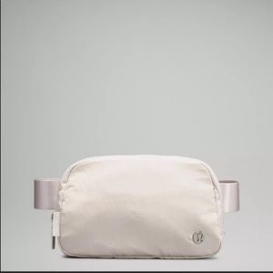 Lululemon Everywhere Bag White Opal. NWT
